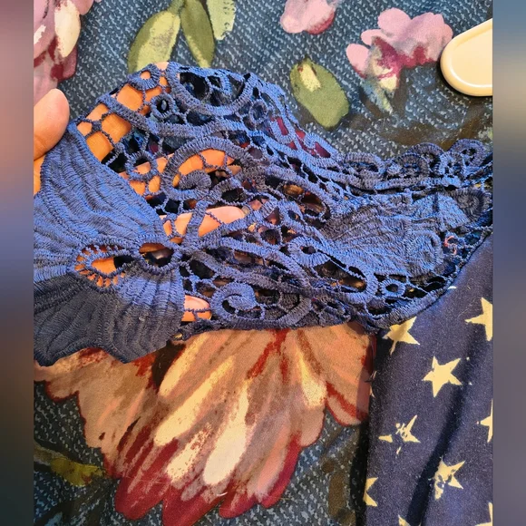 Unknown Red, White & Blue American Flag Cold Shoulder Top With Lace Sleeves - Picture 3 of 5